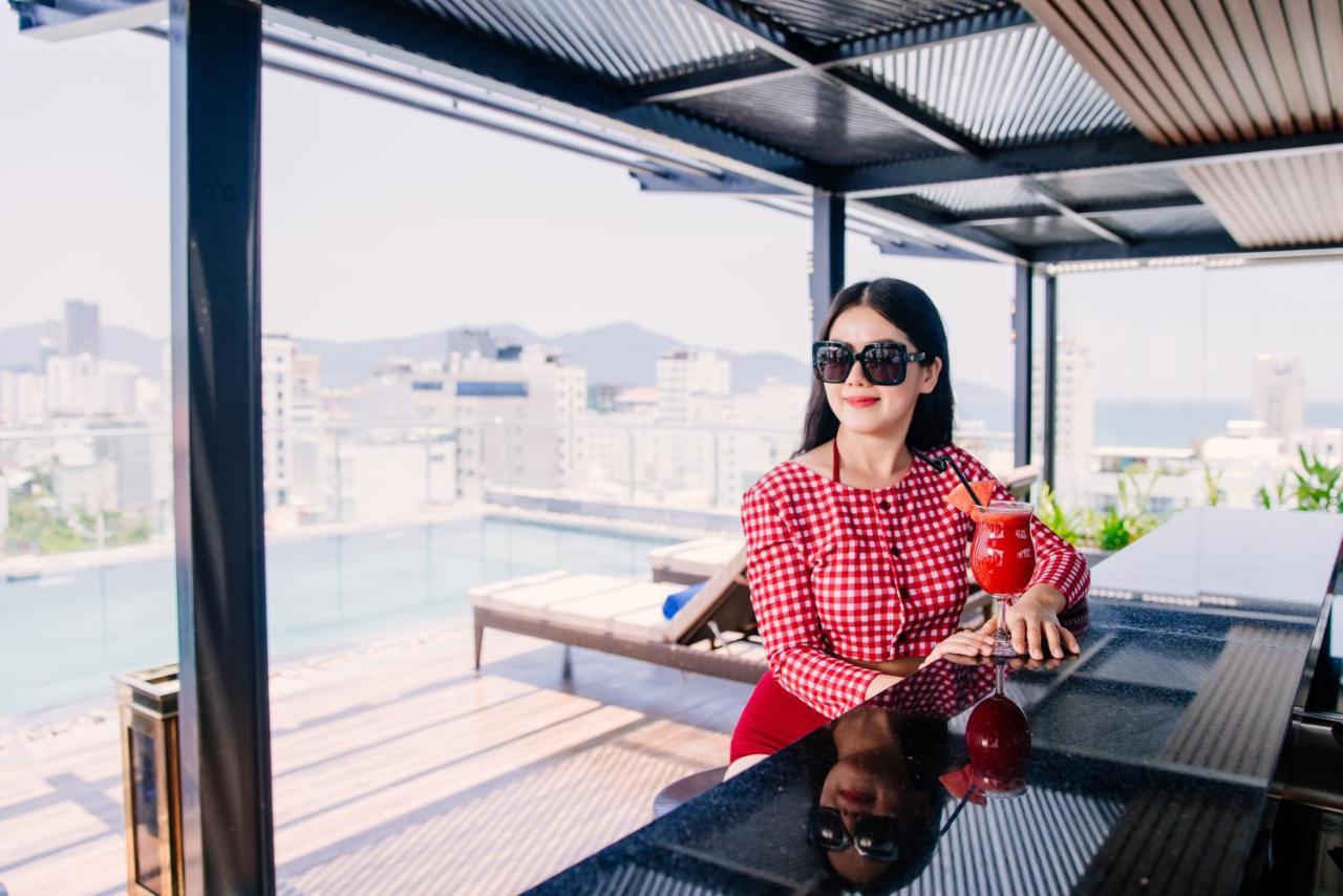 Adela Boutique - Infinity Pool