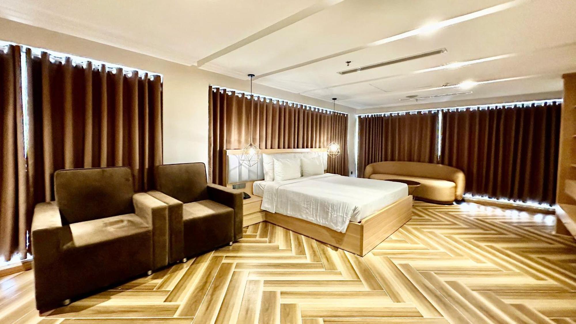 Adela Boutique - Gần Biển 4*