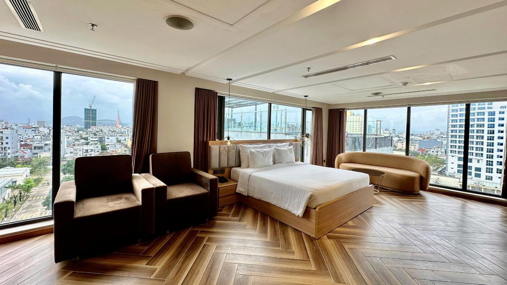 Adela Boutique - Gần Biển 4*